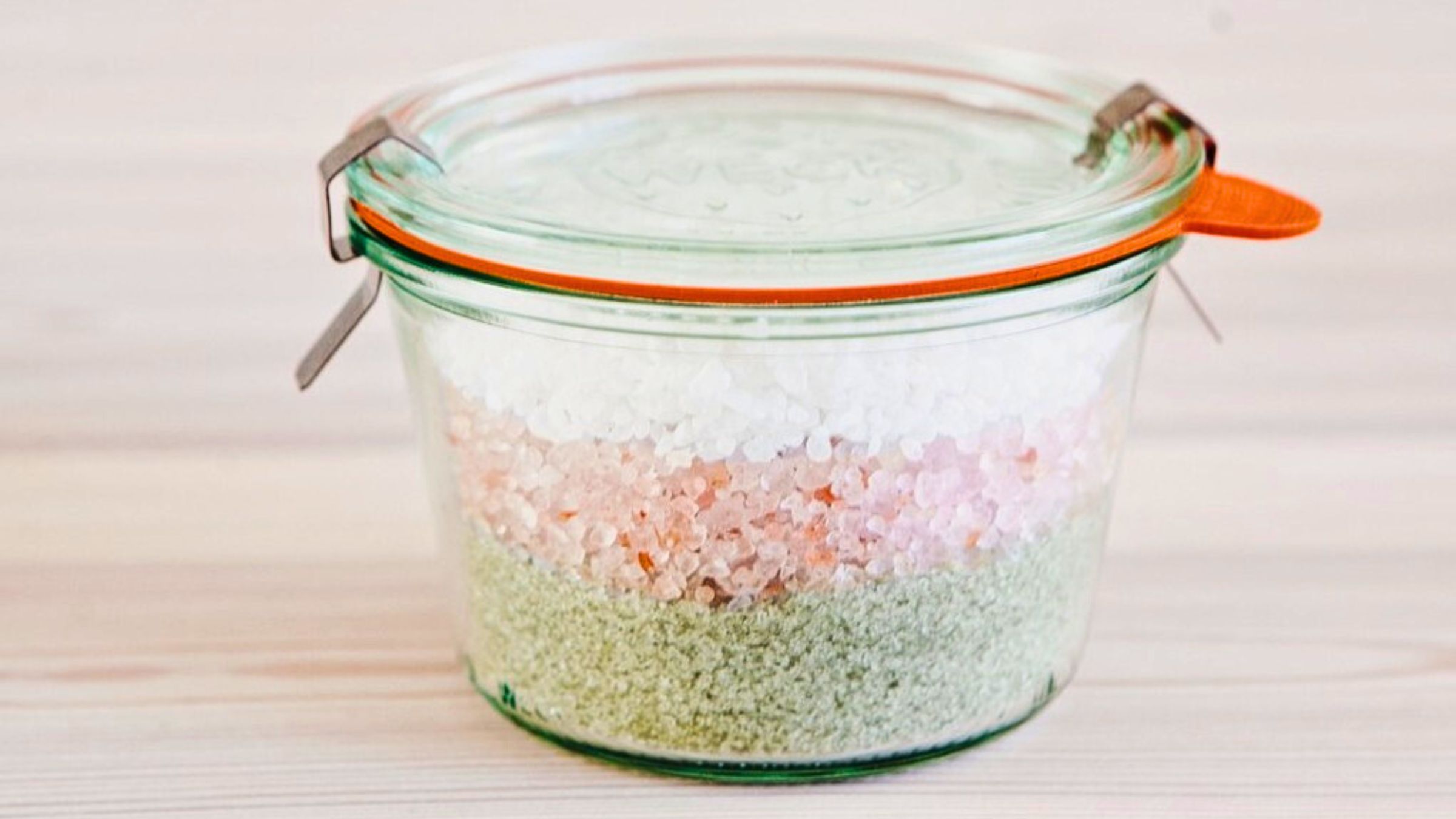 DIY – Trefärgat badsalt med ljuvlig doft