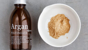 Ansiktsmask med granatäpple och arganolja