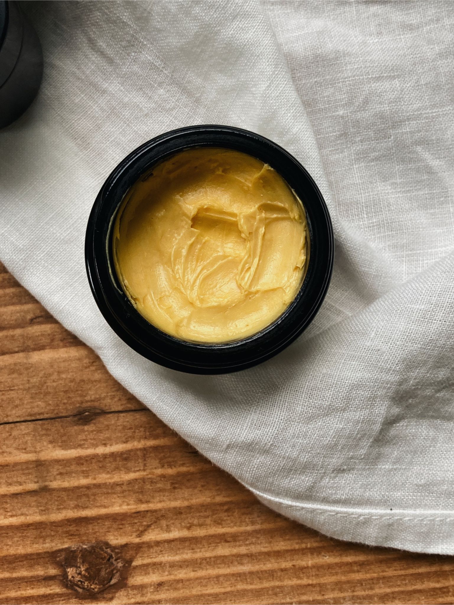 Kokosbalm med ringblomma & kamomill.