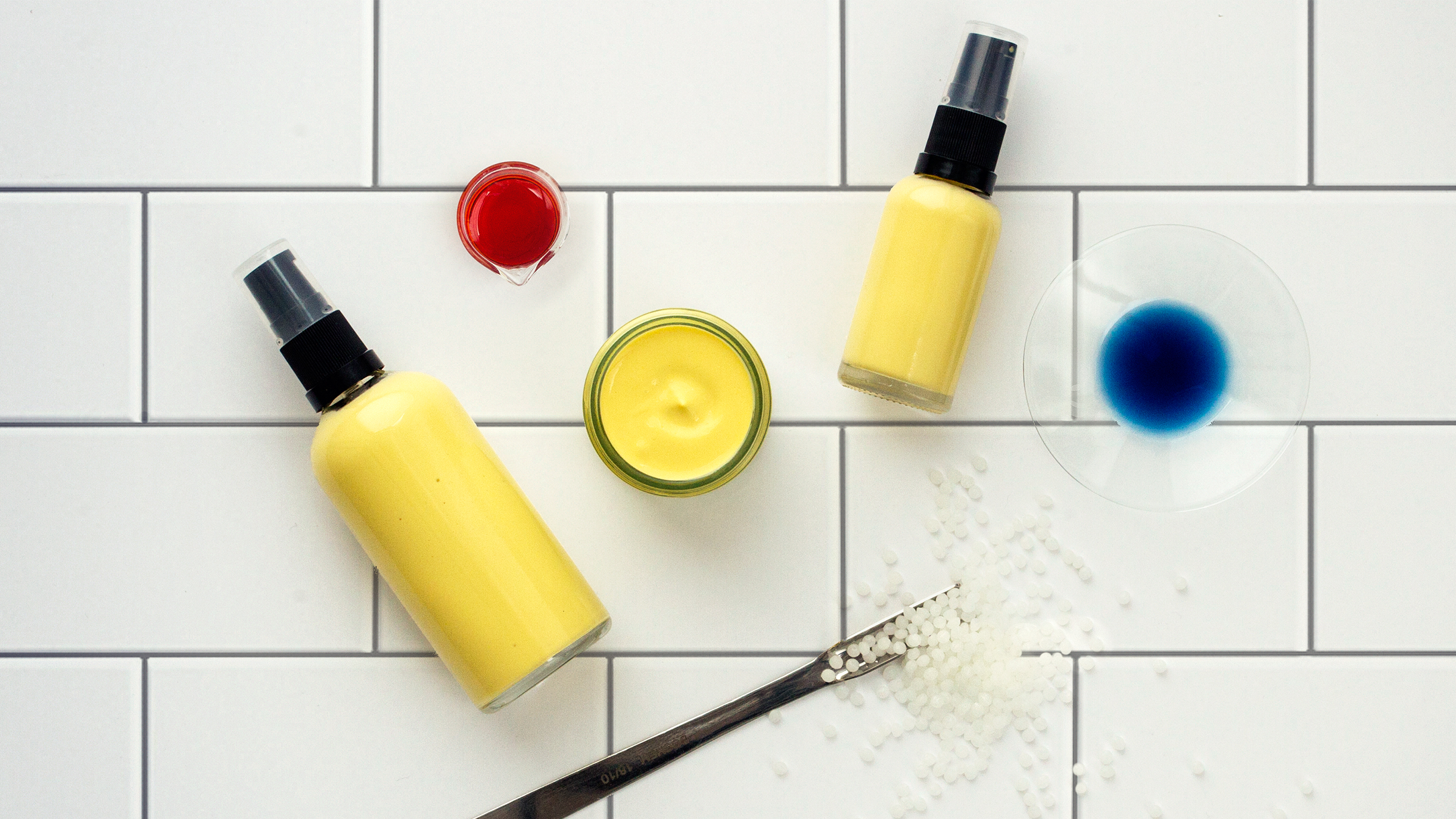 Mjuk och lätt ansiktscreme med hyaluronsyra och aktiva örtextrakt