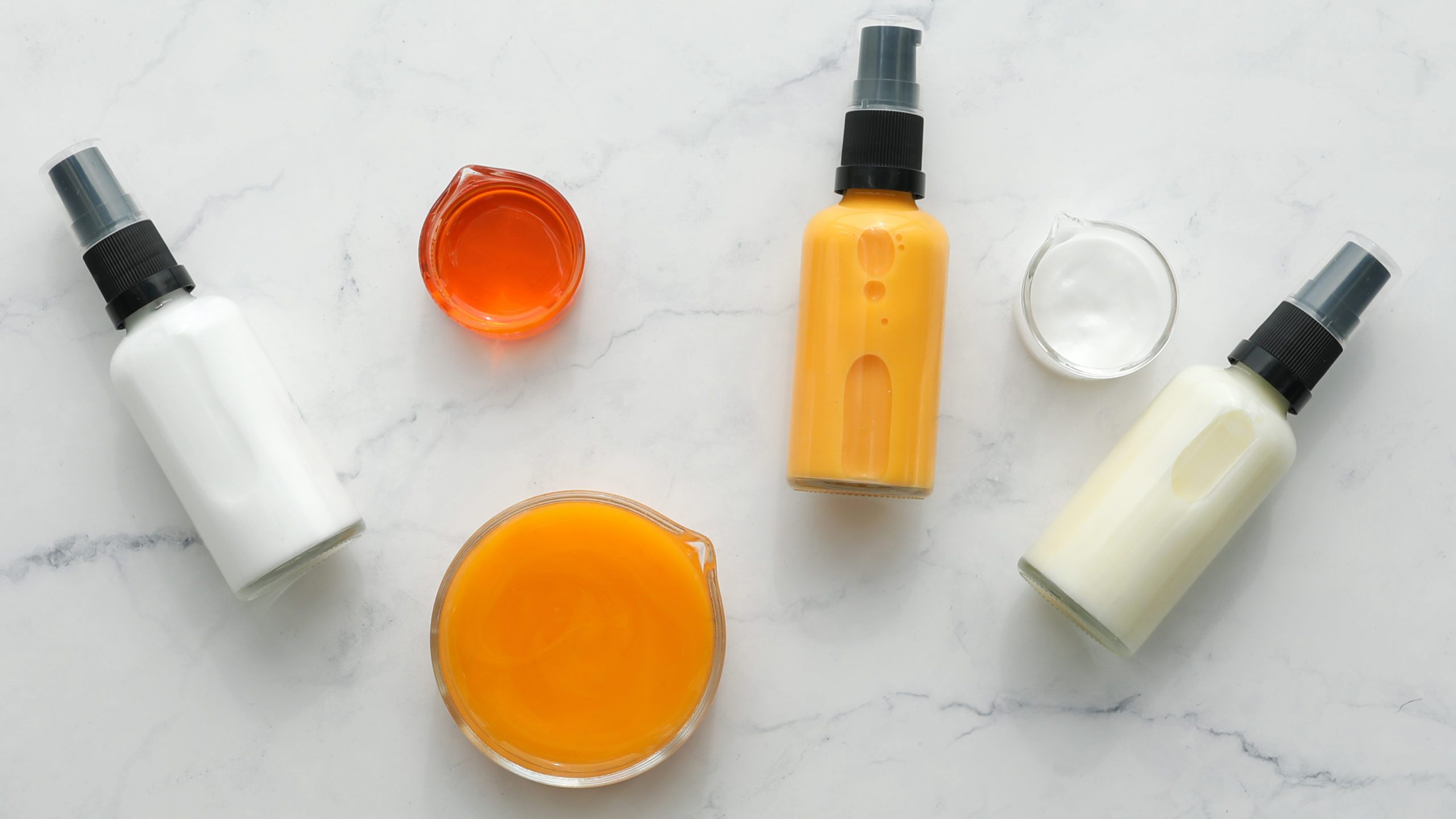 Ekologiskt shake serum – kallrörd emulsion med aktiva extrakt