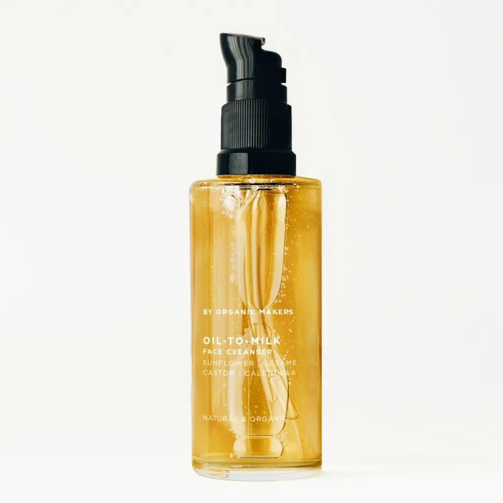 Oil-to-milk cleanser - by Organic Makers